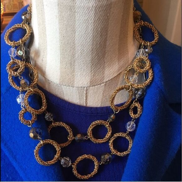 GORGEOUS GOLDEN Circle Necklace! - Picture 9 of 14